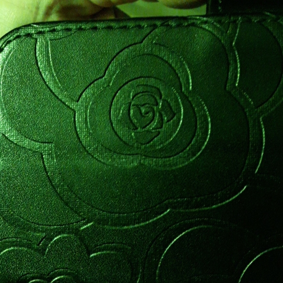 Leather cellphone wristlet - Picture 6 of 6